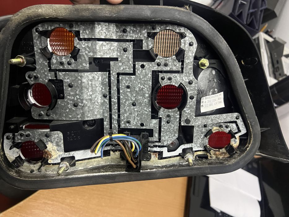 Продам заднние фары от Bmw E 38!