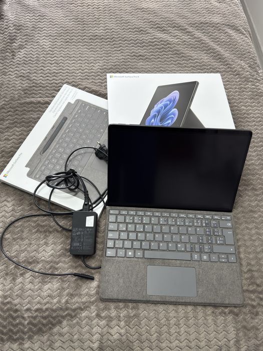 Laptop, tableta Microsoft Surface Pro 9 i5 16GB 256GB Touch 13”