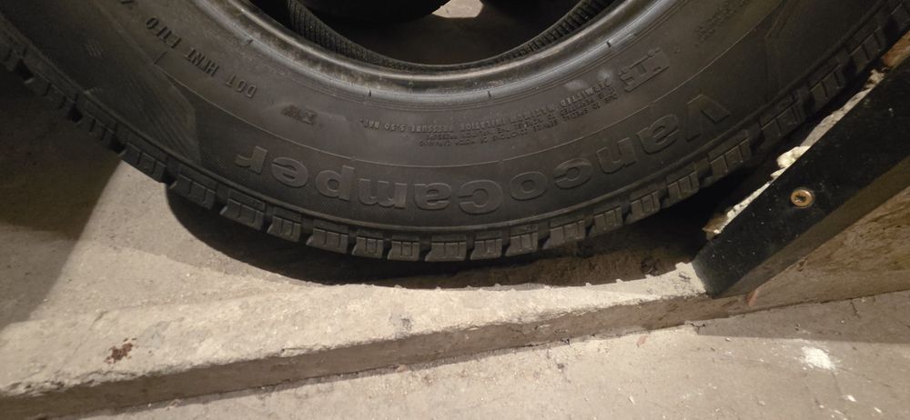 Continental VancoCamper 215/75r15cp