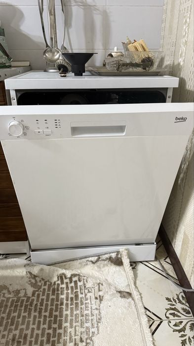 Продам посудомоечную машину