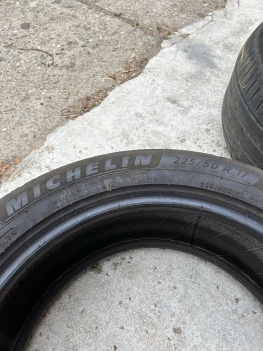 Vand 4 caucicuri vara 225/50 17 2buc Michelin primacy 4 si 2buc Dunlop