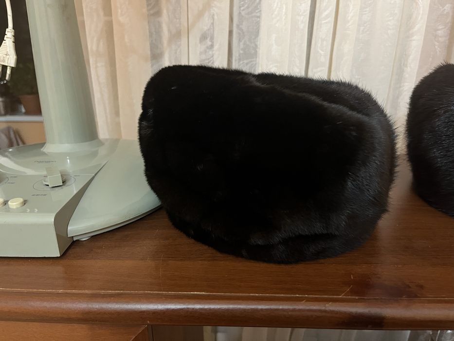 Норковые шапки 56 размер