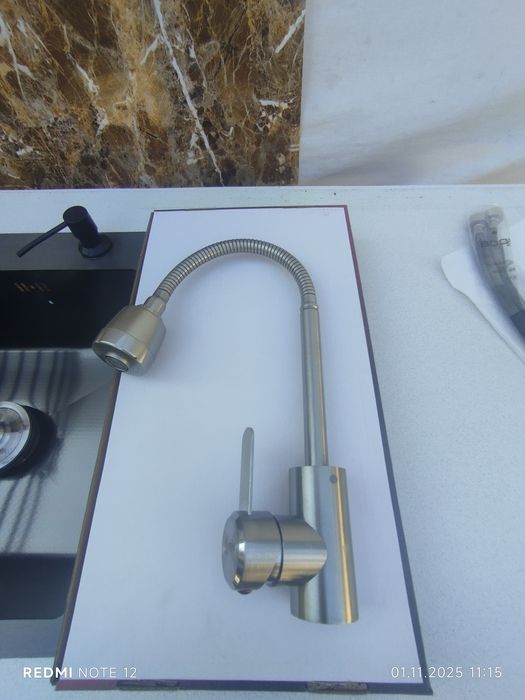 Кухонный смеситель латунь и нержавеющей и металлические