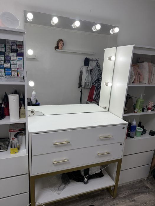 Столик визажиста