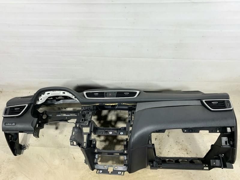 Plansa bord Nissan X-Trail 3 T32