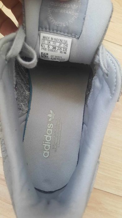 Adidas originals ZX 700     38