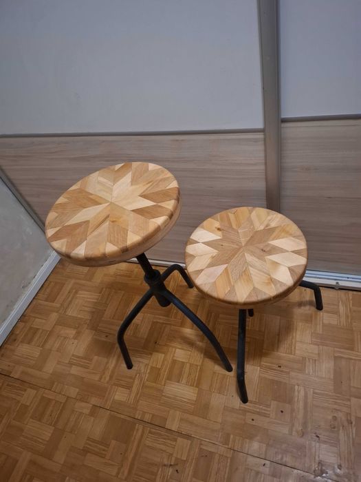 Дървени табуретки