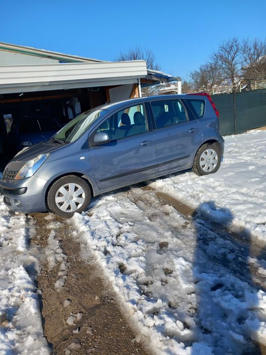 Продавам Нисан Ноте1,5 86 кс. 2007г. тъмно сив 166000к.м.дизел