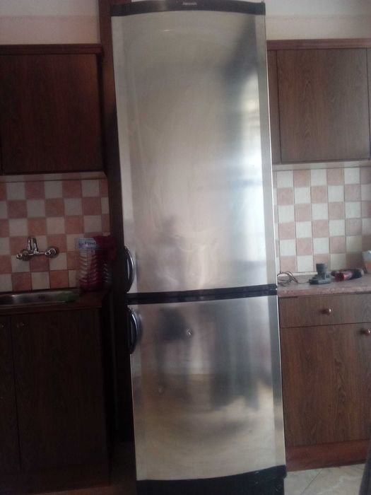 Хладилник с фризер два компресора