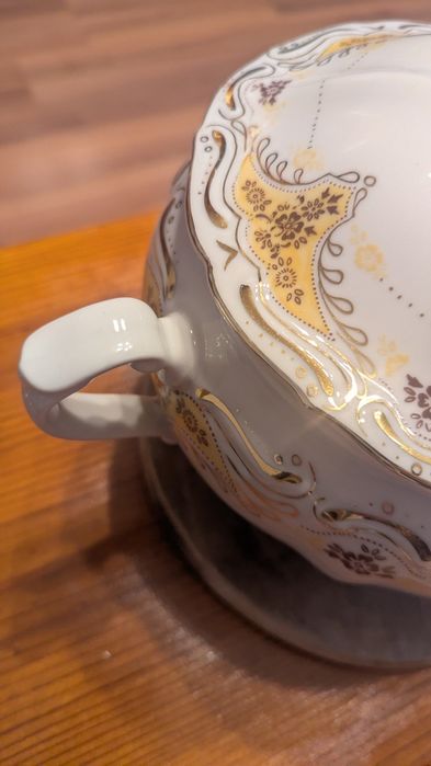 Български порцеланов супник 100 години  Изида