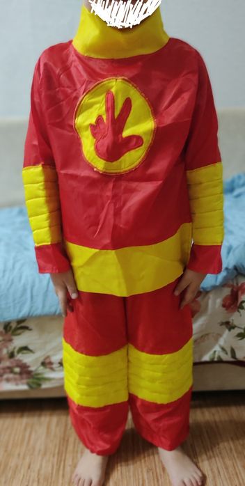 Снеговик,фиксик, заяц,