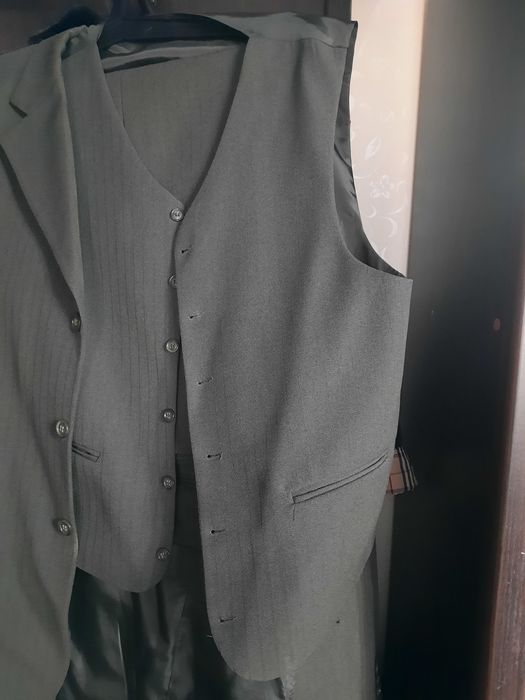 Продам костюм мужской  б/у.у