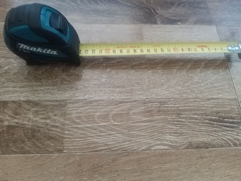 Продаётся японская рулетка MAKITA оригинал 7.5 метров