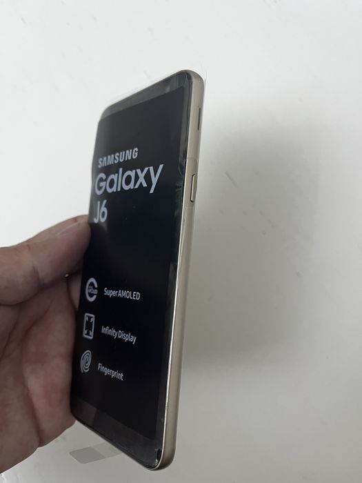 Сиартфон Samsung GalaxyJ6