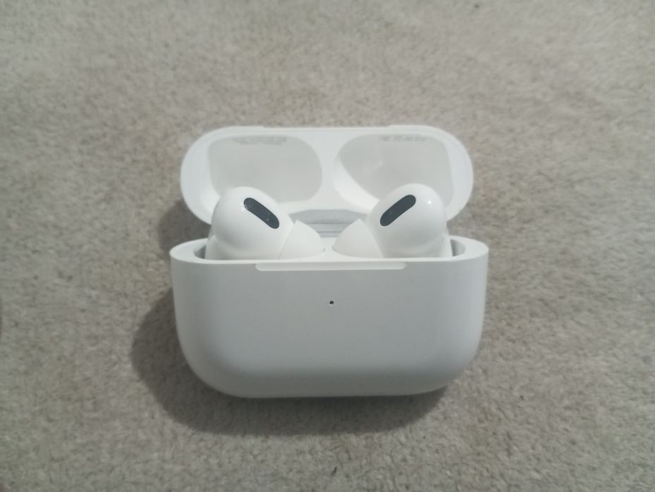 Наушники airpods