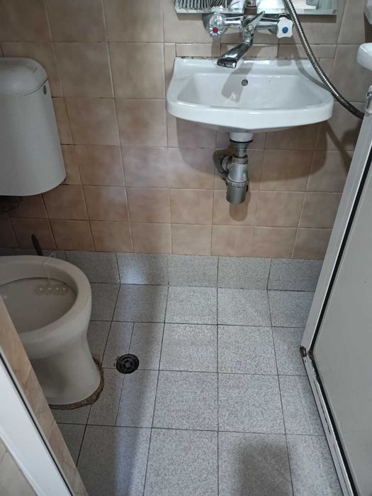 Дава се под наем Етаж от къща в Варна, Трошево - 25 кв.м за 178.5 € - Снимка #4