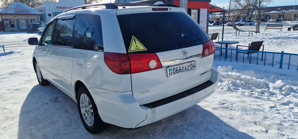 Тойота Сиенна 2.Limited.