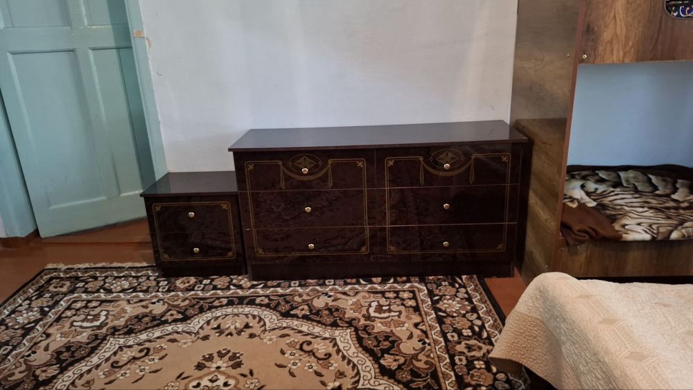 Yotoqxona mebeli sotiladi