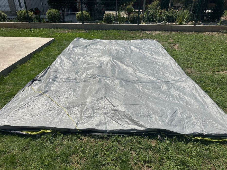 Vango Capri 500 XL 5+ местна палатка в много добро състояние.