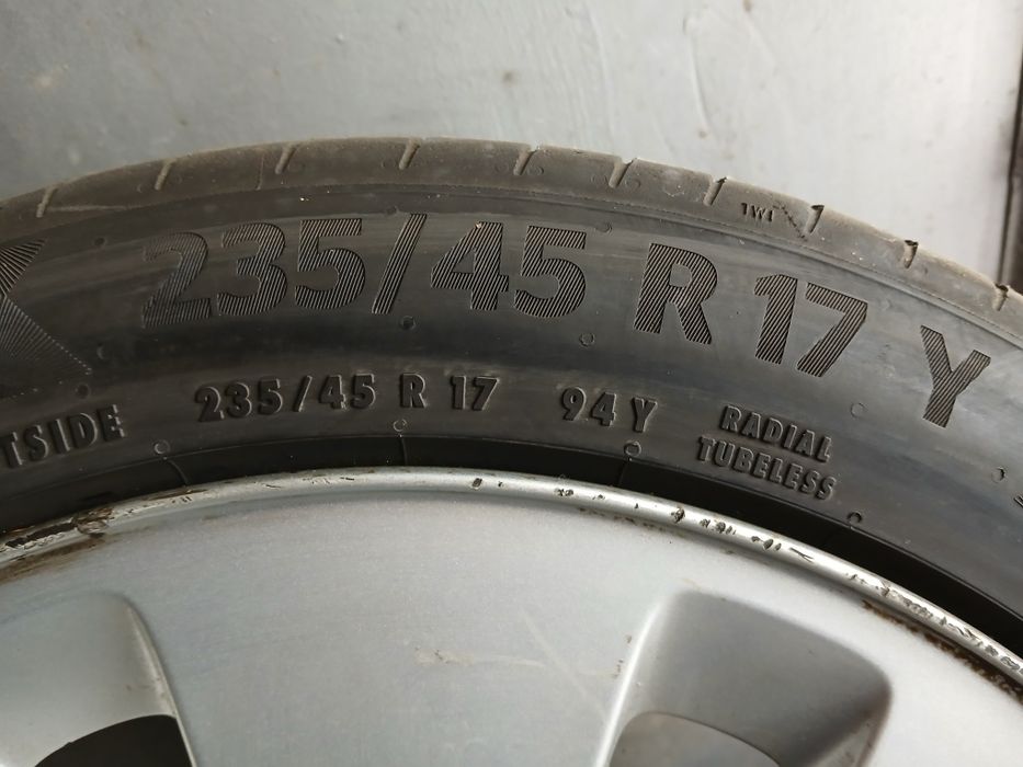 Гуми с джанти 17 цола.