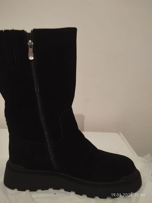 Новые Зимние замшевые сапоги