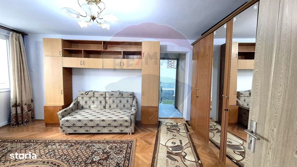 Apartament cu 2 camere de vânzare în zona Central Reghin