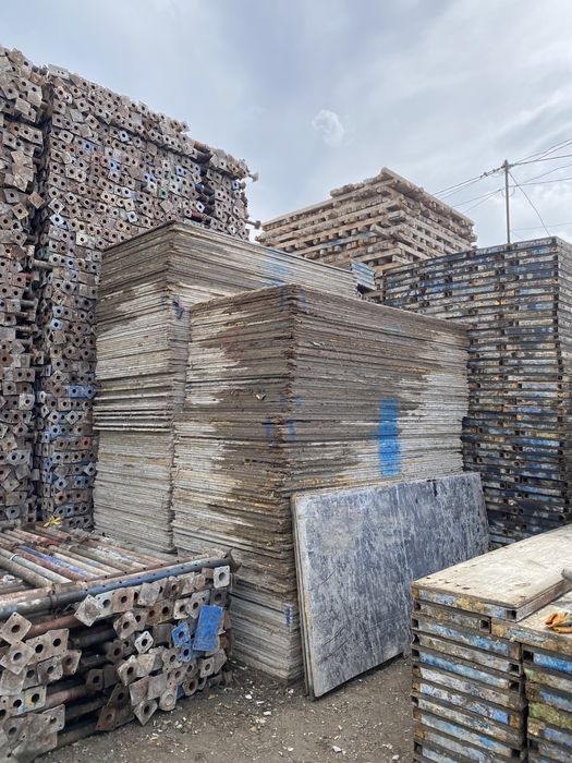 Фанера б/у Ламинированный !