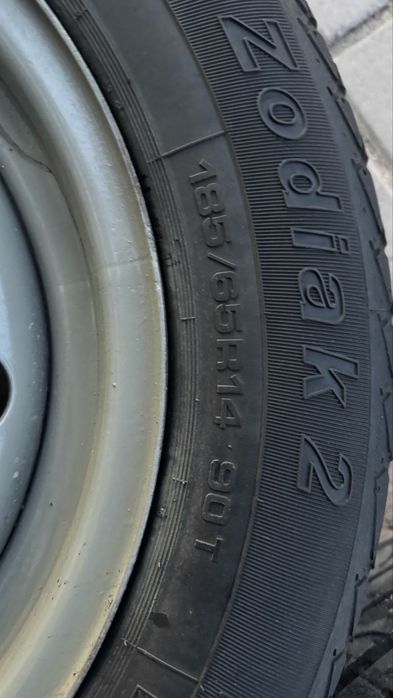 Шинa r14 комплект