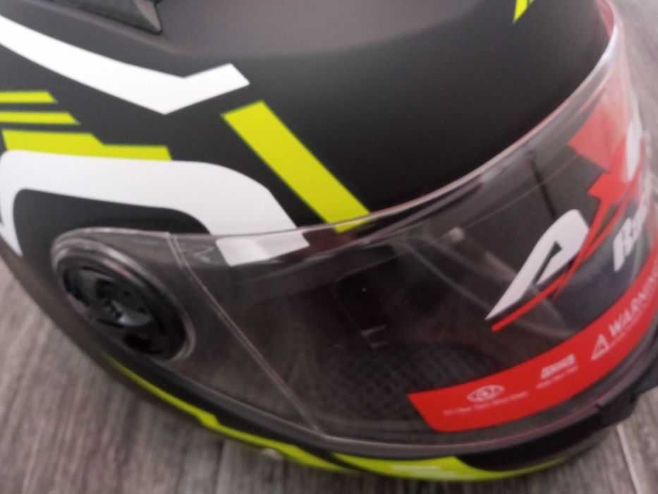 Мотошлем новый .