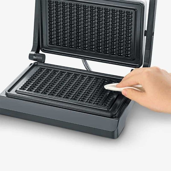 SEVERIN WA 2114 Машина за гофрети, 800 W, незалепващо покритие, черно/бежово, лек ДЕФЕКТ