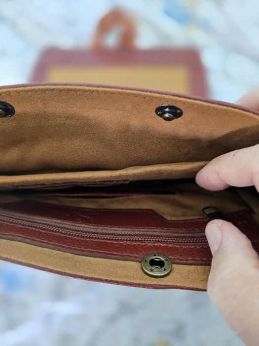 Продавам кожена мъжка чанта