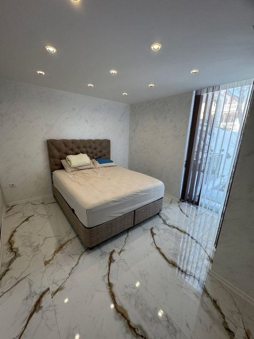 град Обзор Лукс Тристаен 140 кв