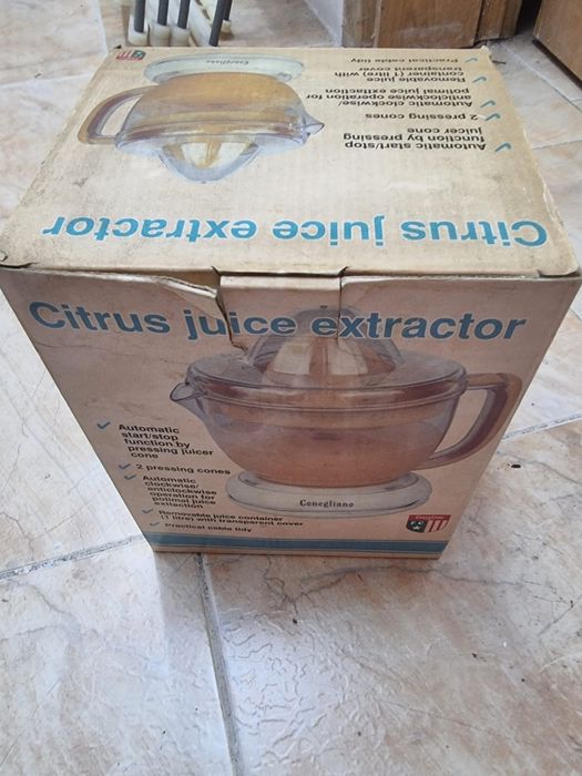 Изтисквачка за цитрусови плодове Conegliano