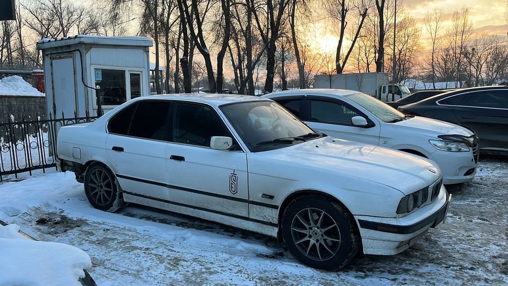 Продам срочно срочно бмв м50 2.8 ванус