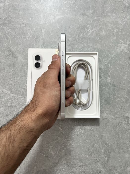 iPhone 16 128GB White