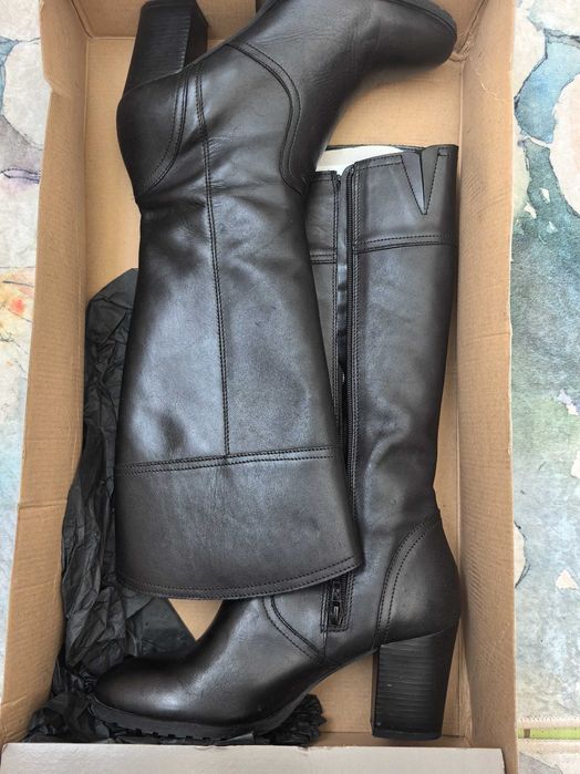 Елегантни ботуши от естествена кожа