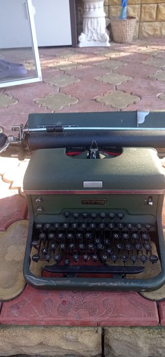 Halda mașina mecanica  de scris suedeză raritate