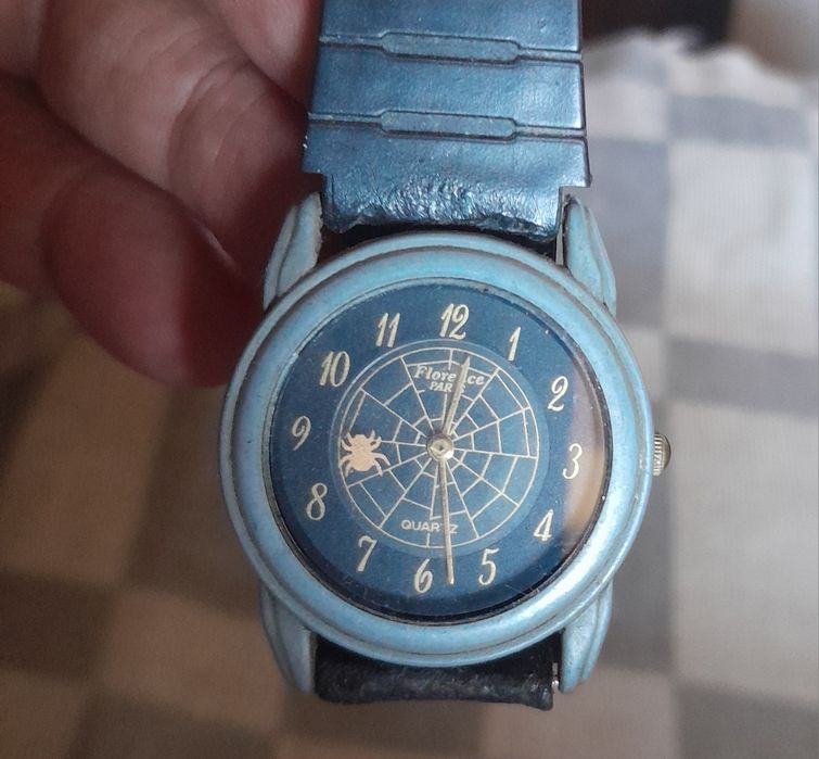 Кварцови електронни часовници