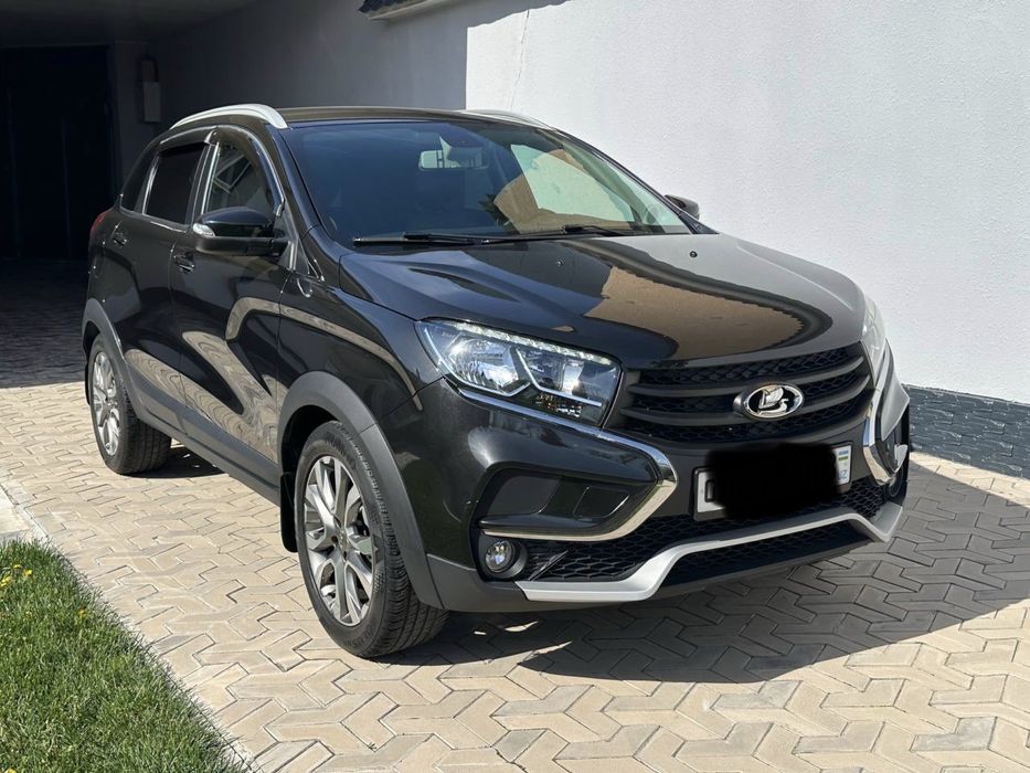 Lada XRay Cross 2019