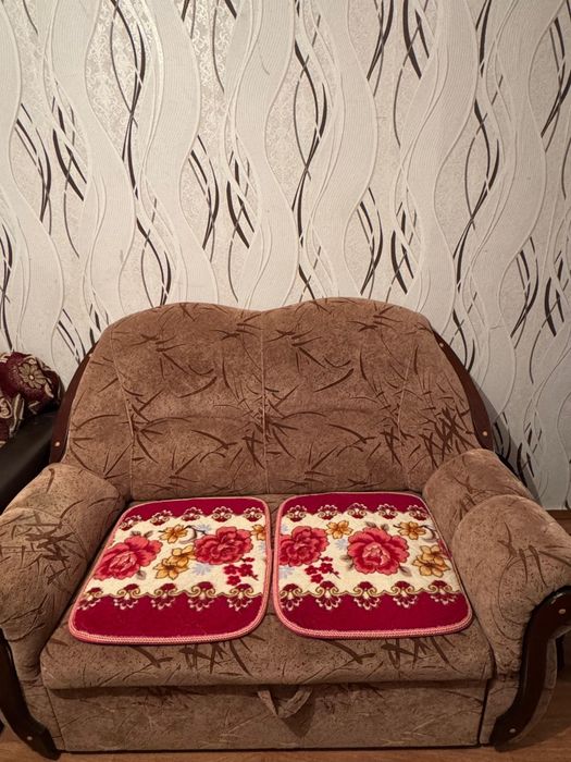 Диван большой,софа и одно кресо