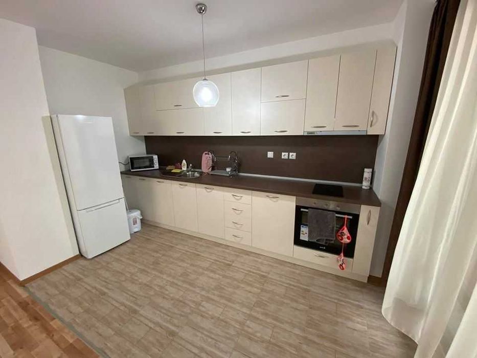 Тристаен Апартамент в Смирненски