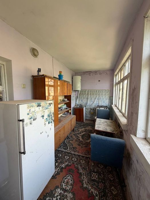 Сдаётся 2х комнатная квартира 3 этаже, Азиз базар