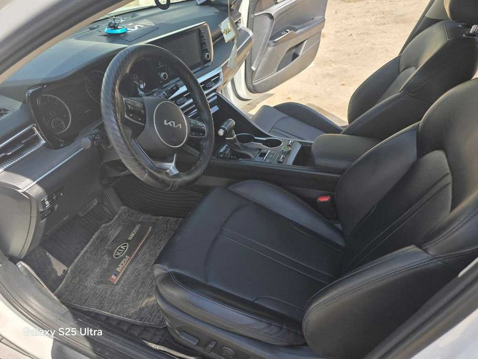 KIA K5  D02L белый