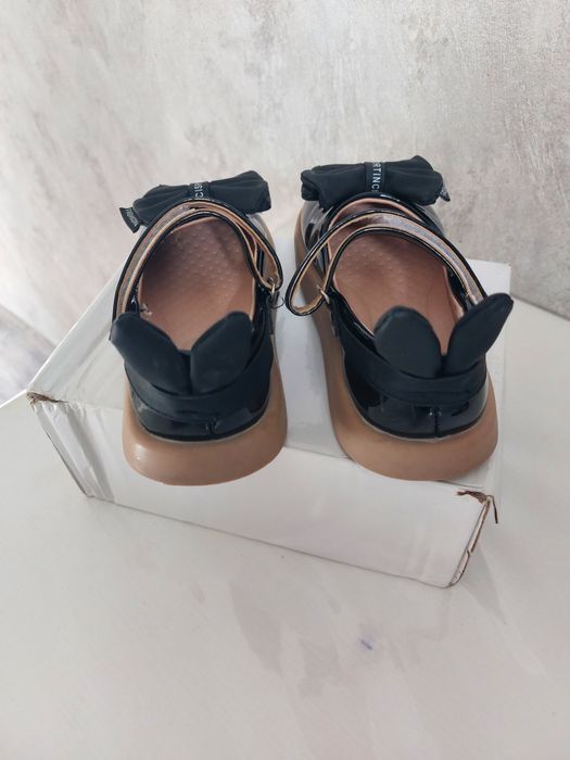 Туфли на девочку 29р