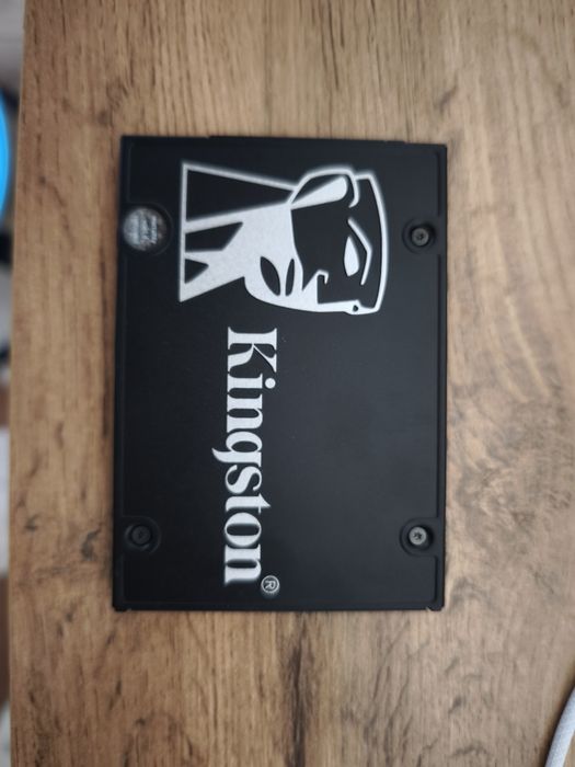 Продам SATA SSD Kingston 512 gb