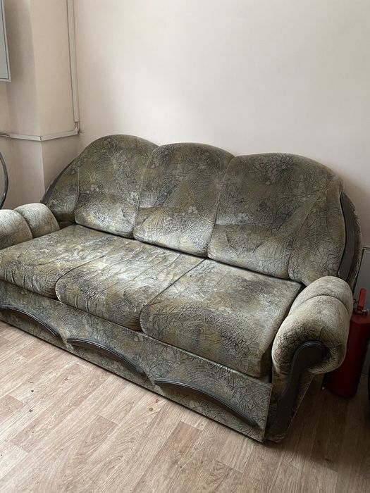 Диван и два кресла