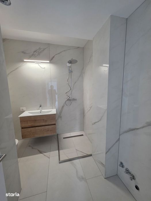 Apartament cu 4 camere de inchiriat in zona Aviatiei