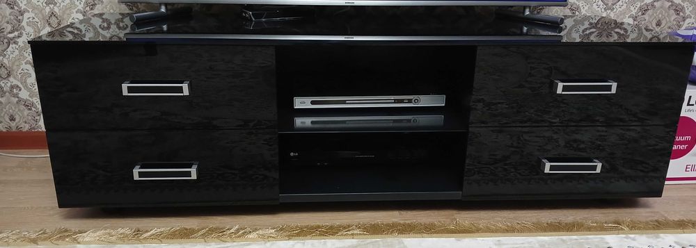 Тумба под телевизор