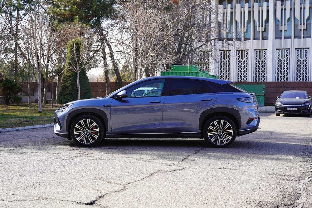 BYD Sealion 7, 4WD, официальный, пробег 4200
