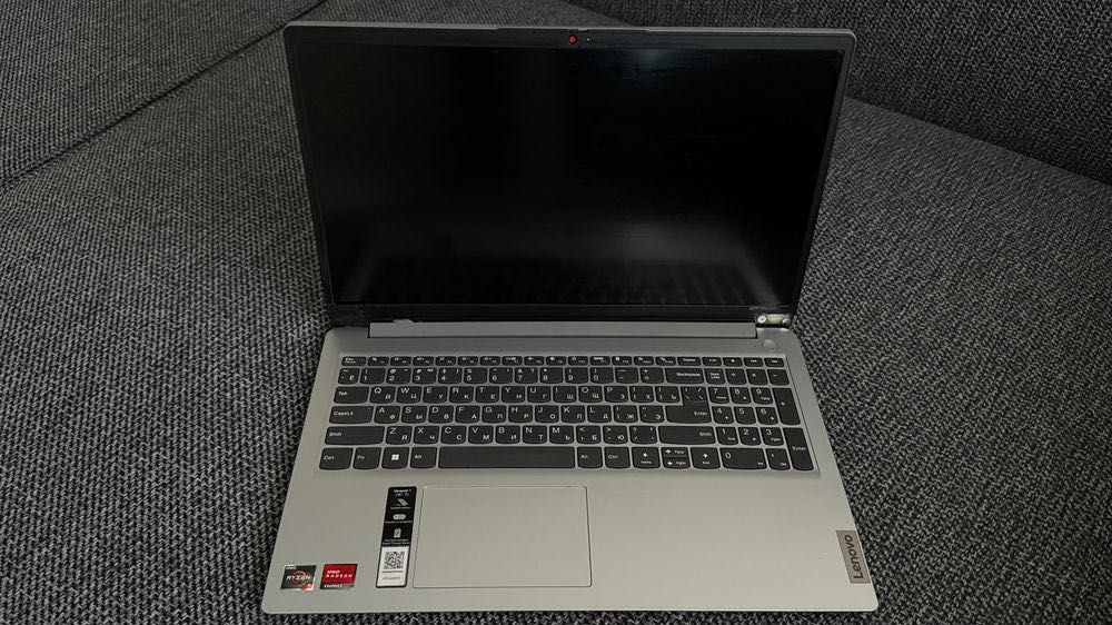 Продам срочно ноутбук Lenovo